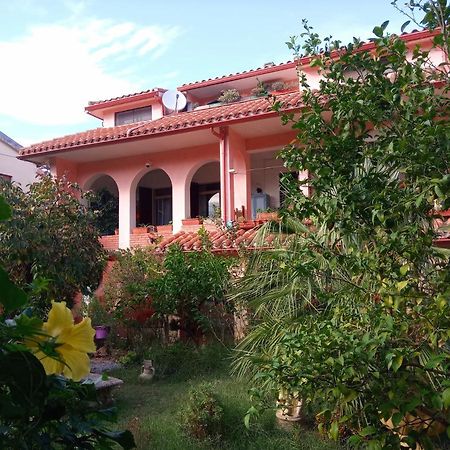 Villa Corrias Siliqua Eksteriør bilde